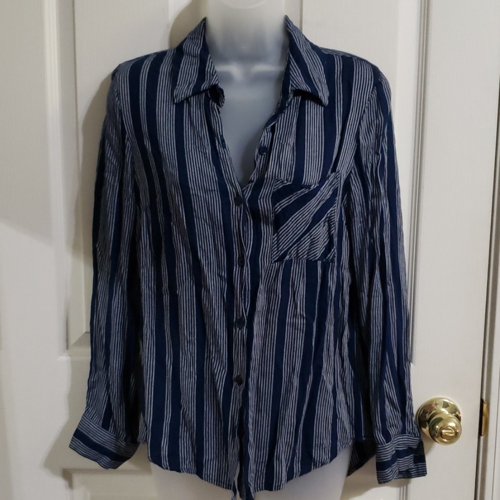 Strip collar shirt